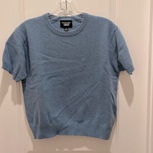 Short sleeve crew neck sweater top lightly worn lamb’s wool blend L small cut